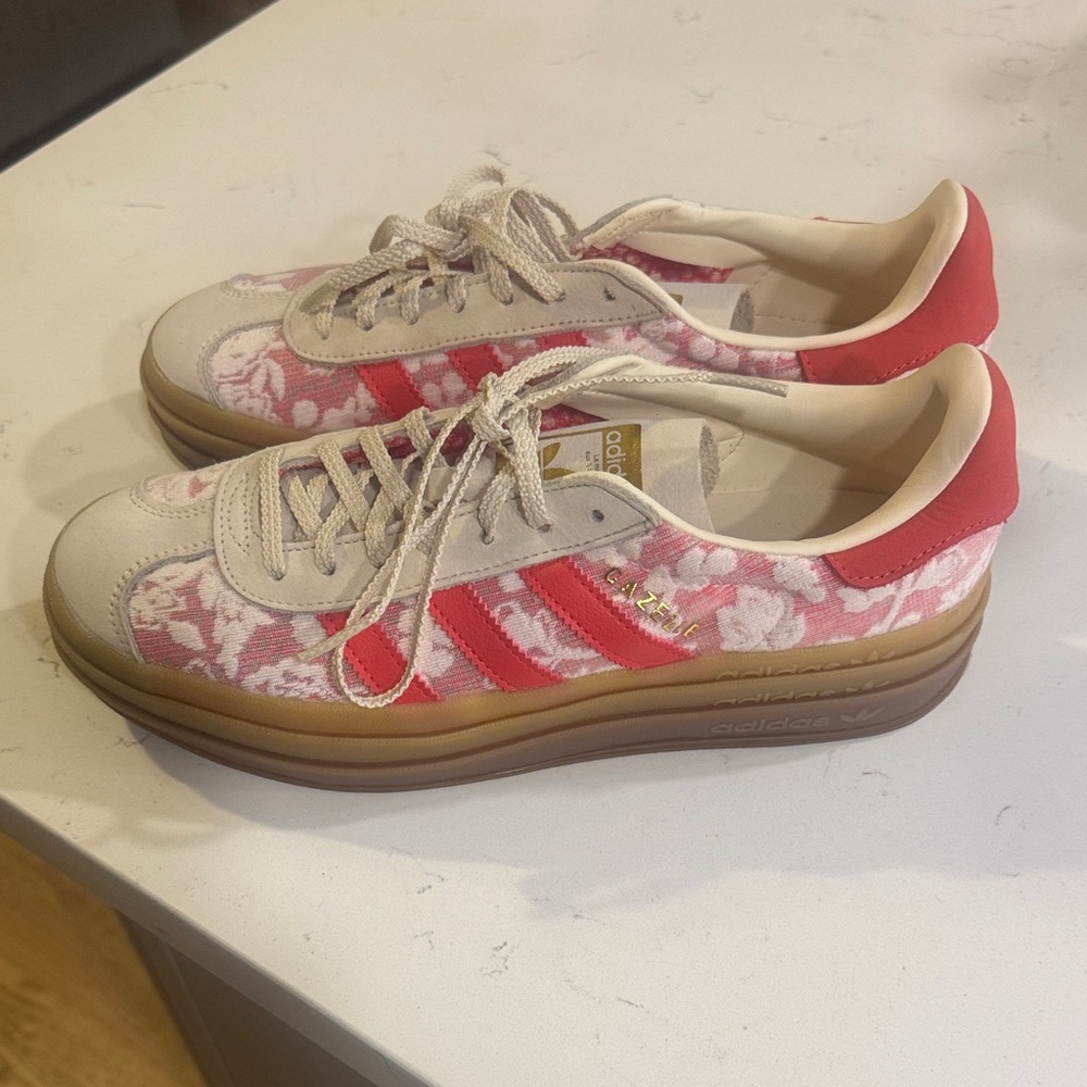 Adidas Women's Red and White Floral Sneakers